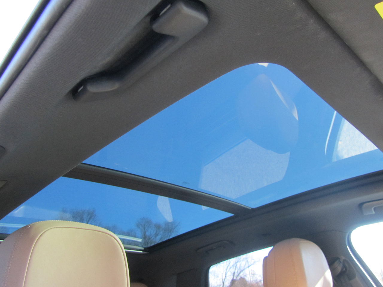 Used 2022 Porsche Cayenne Premium Package image 22