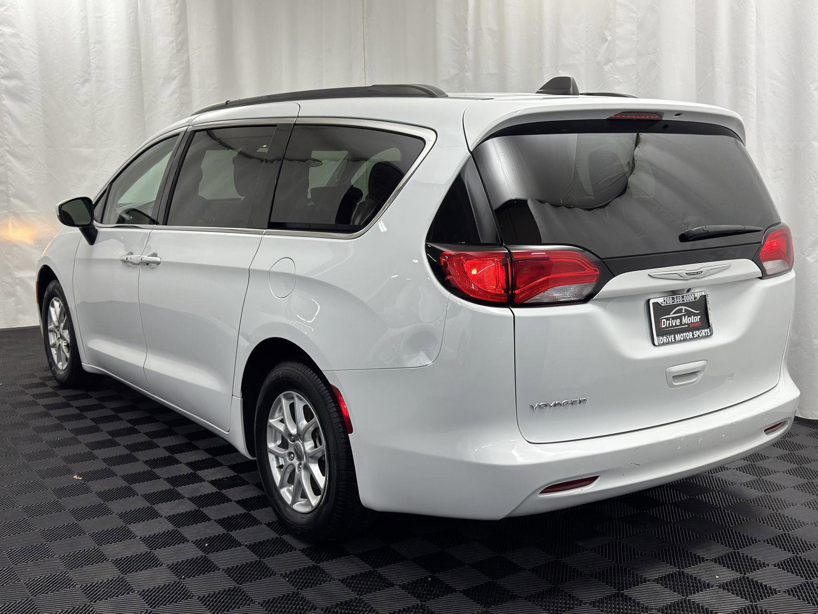 Used 2021 Chrysler Voyager Lxi image 6