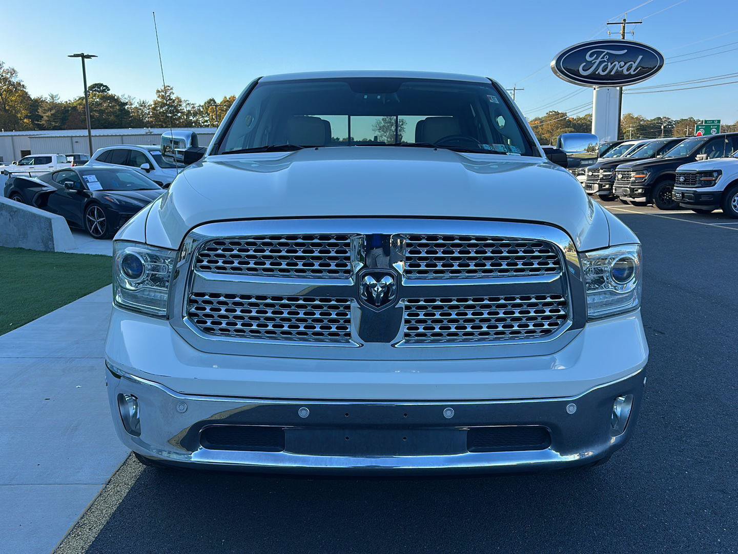 Used 2017 RAM 1500 Laramie w/ Convenience Group AWD/4WD image 2