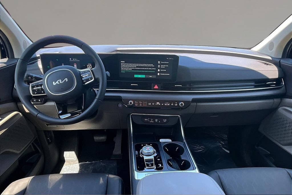New 2026 Kia Carnival EX FWD image 5