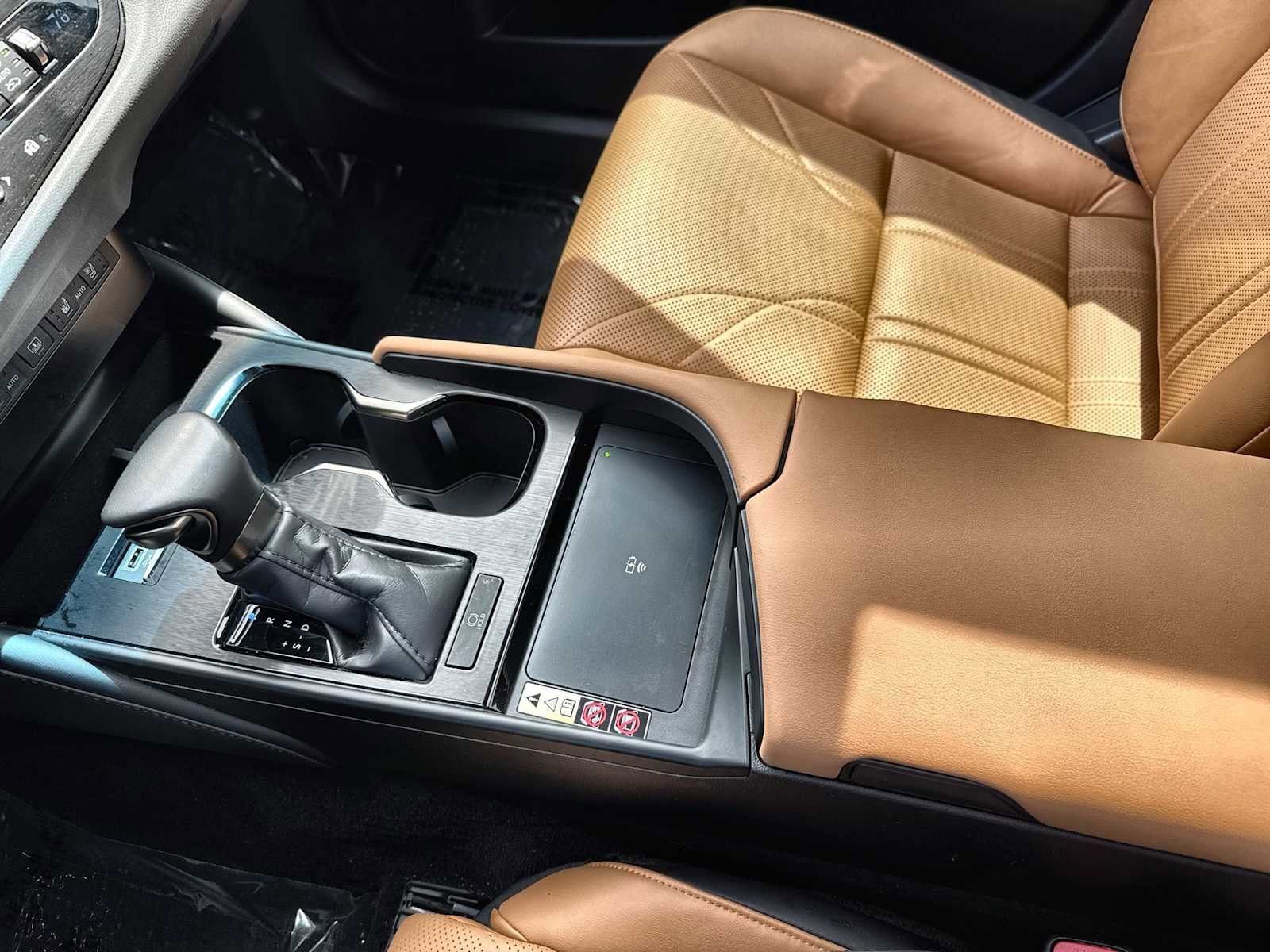 Used 2024 Lexus ES 350 Ultra Luxury w/ Accessory Package (Z2) FWD image 22