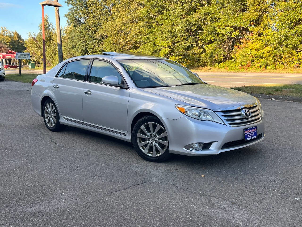 Used 2011 Toyota Avalon Limited image 7