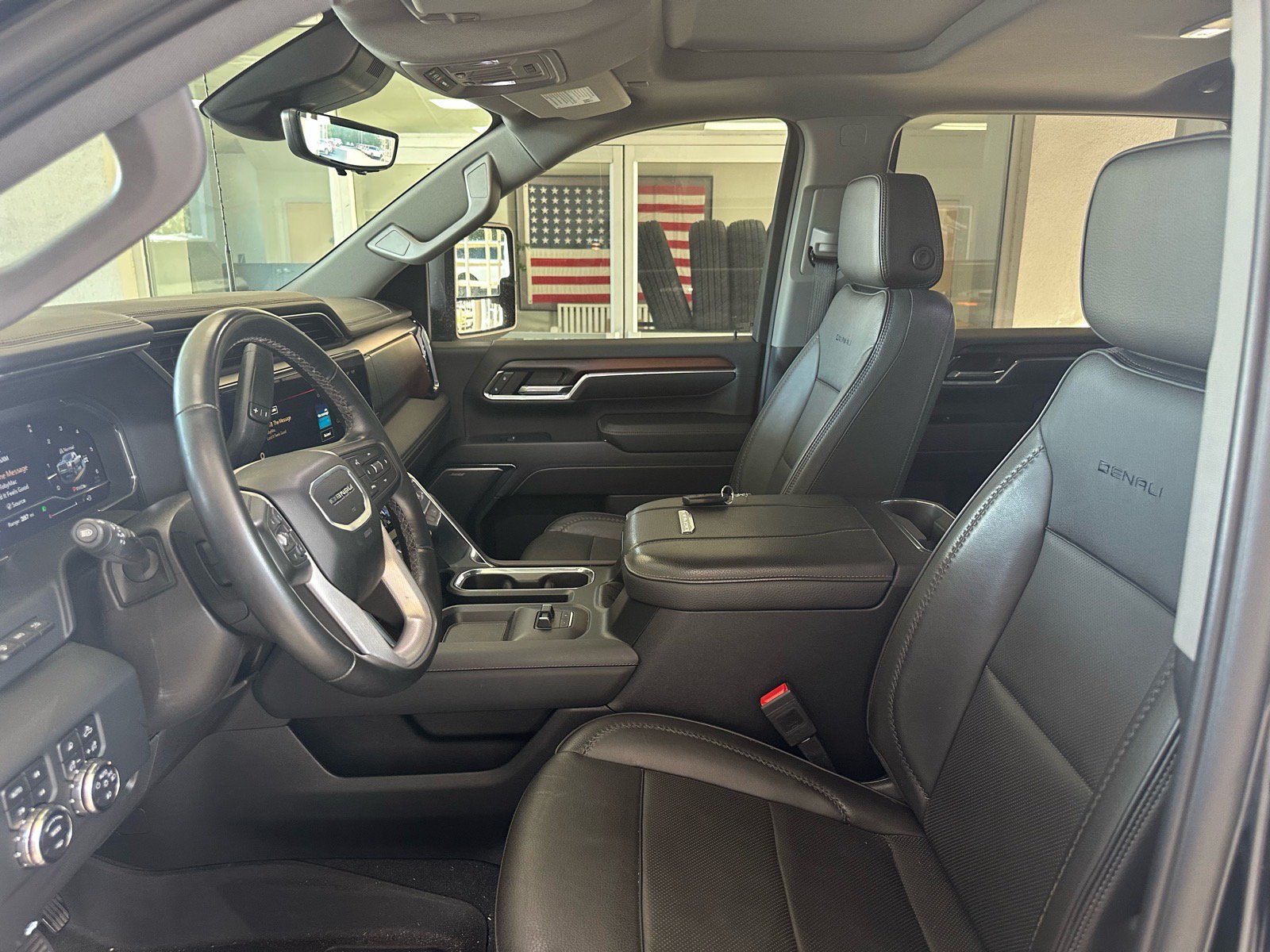 Used 2024 GMC Sierra 2500 Denali w/ Denali Reserve Package AWD/4WD image 20