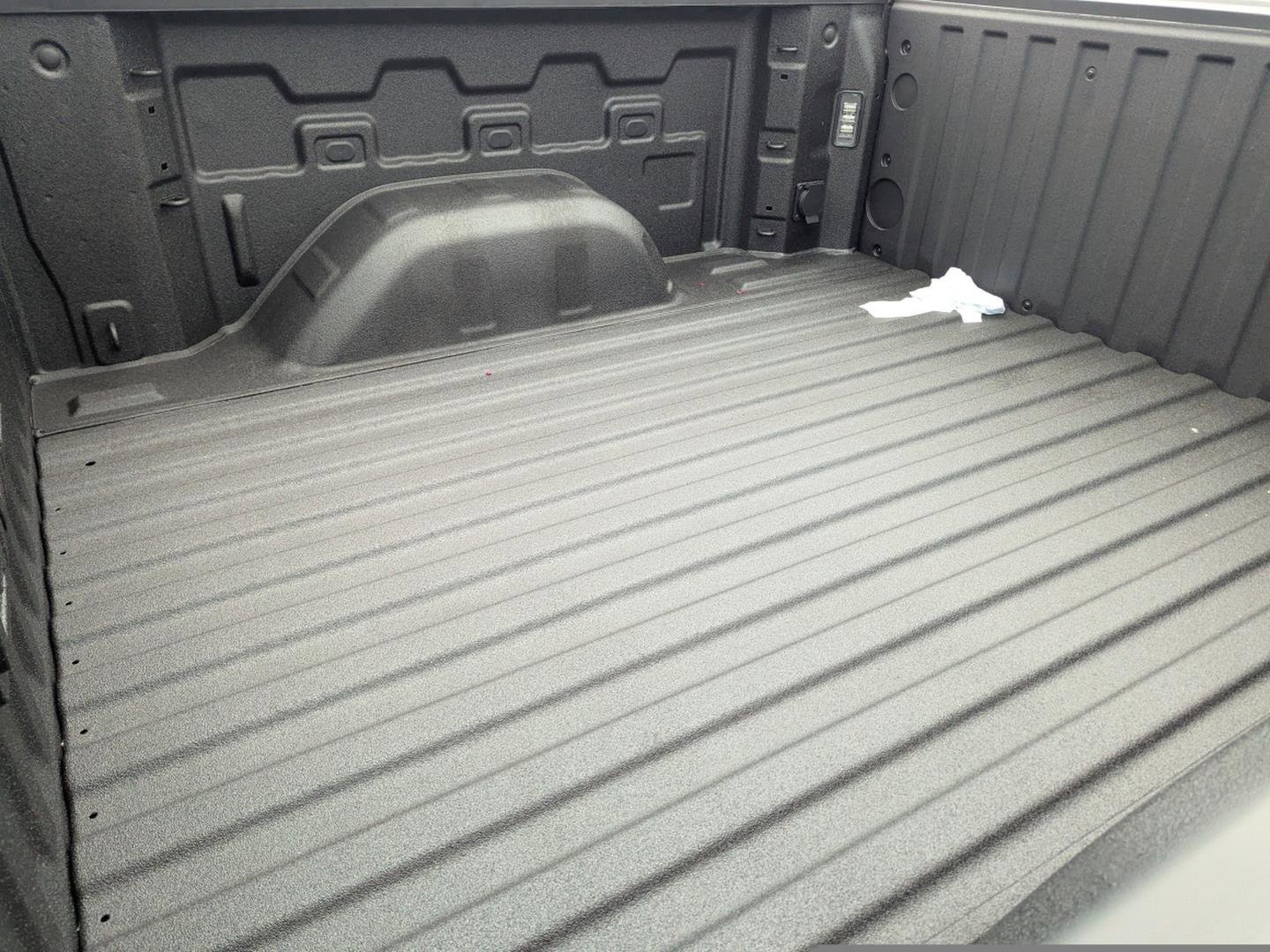 New 2026 GMC Sierra 1500 Elevation w/ LPO, Elevation Black Package image 13