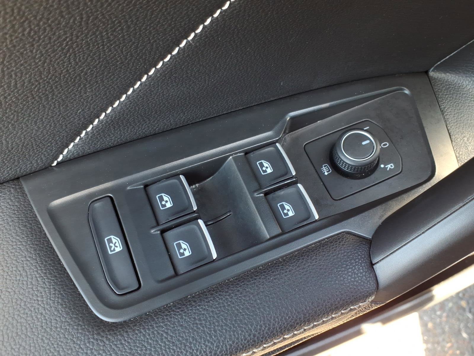 Certified 2022 Volkswagen Tiguan SE FWD image 18