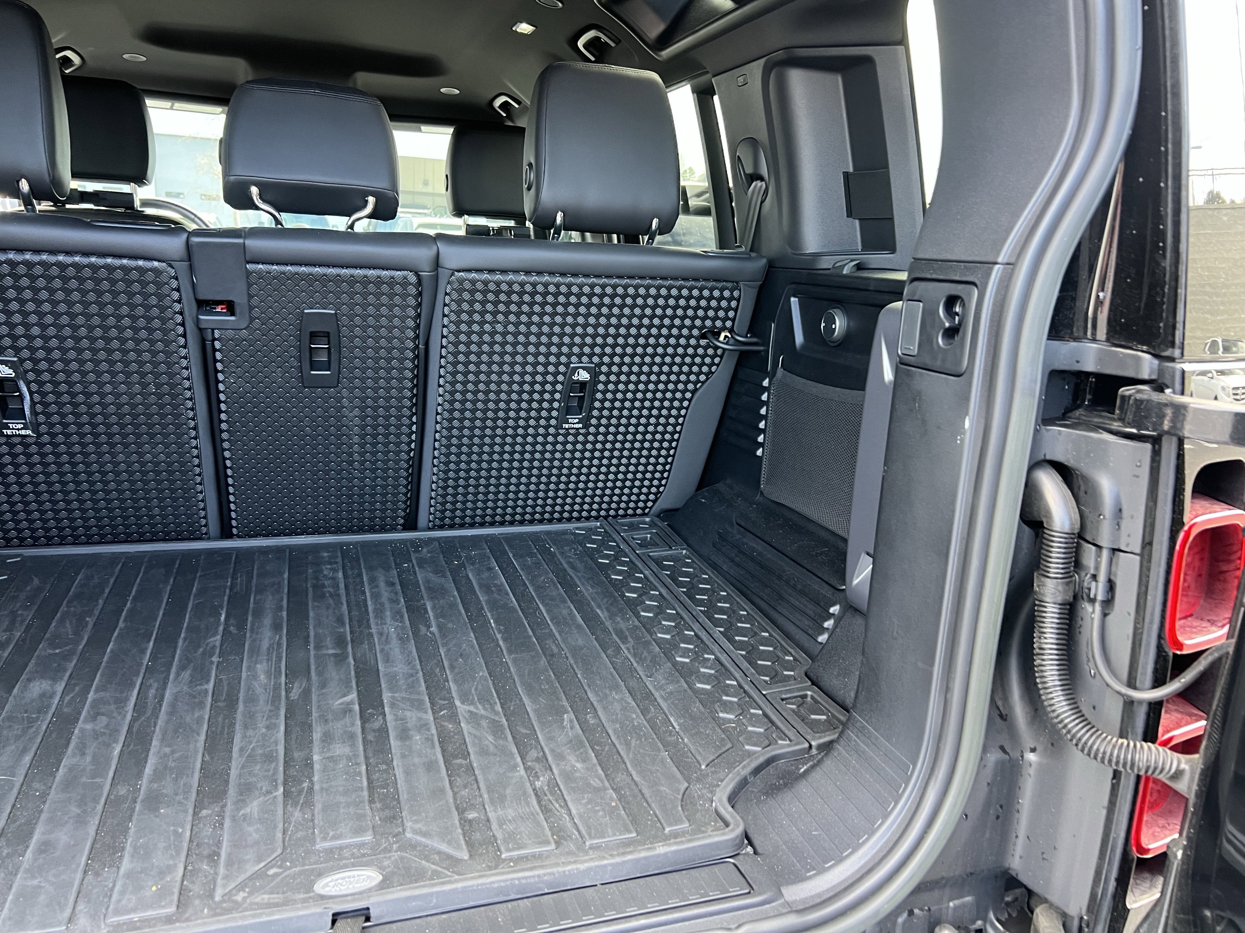 Used 2023 Land Rover Defender 110 S image 31