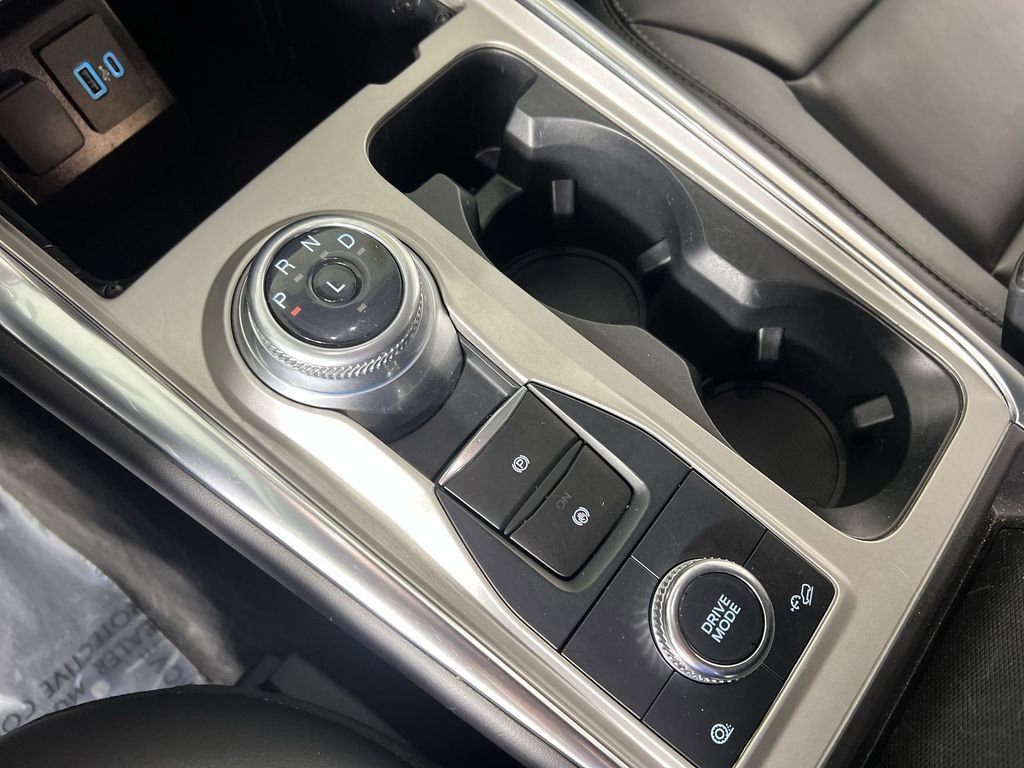 Used 2023 Ford Explorer XLT w/ Equipment Group 202A image 16