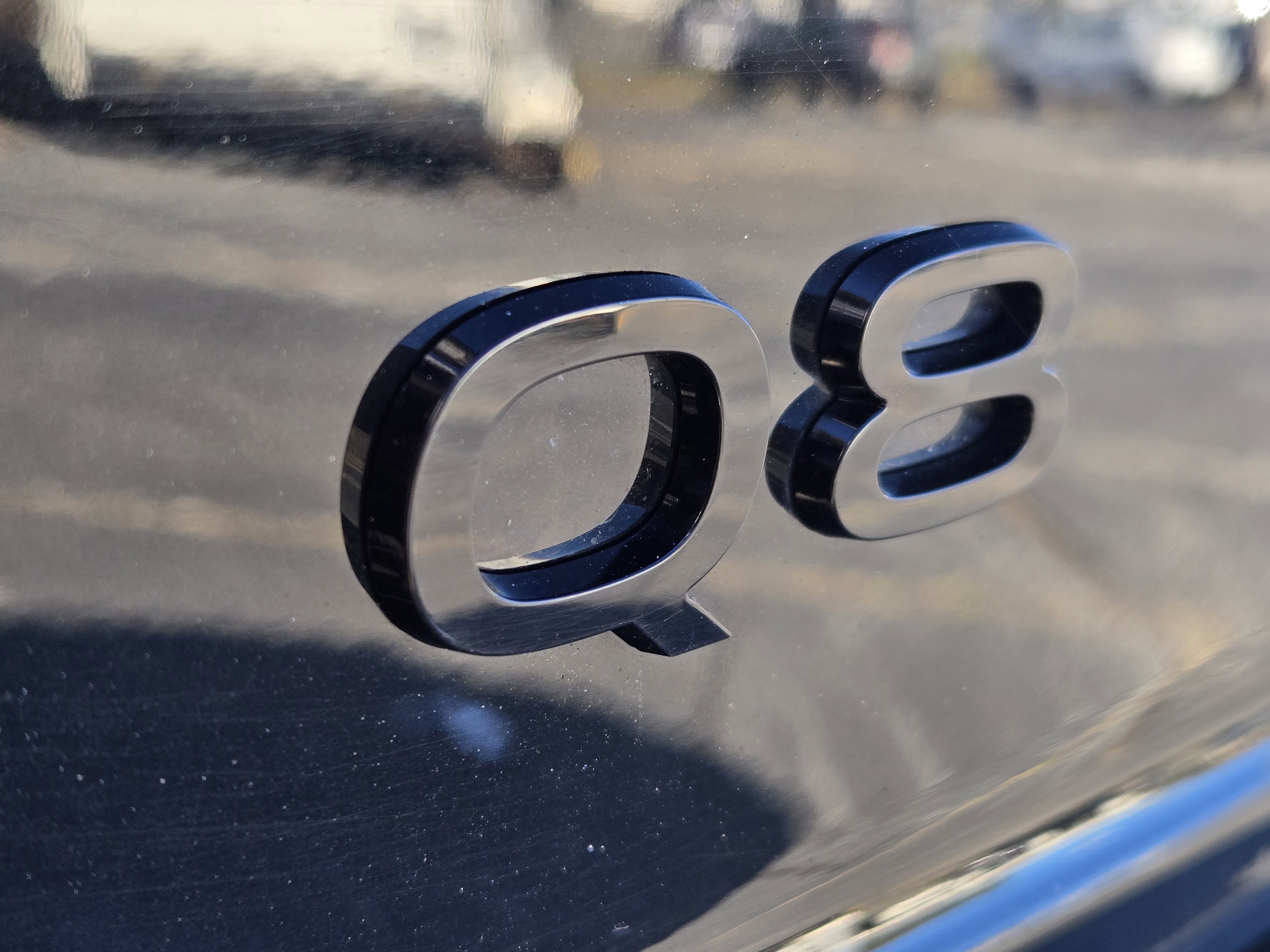 Used 2025 Audi Q8 Prestige w/ Prestige Package image 32