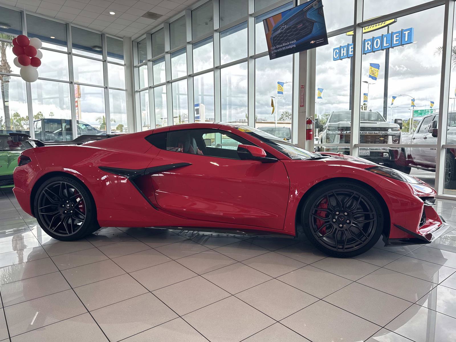 Used 2024 Chevrolet Corvette Z06 w/ Z07 Performance Package image 3