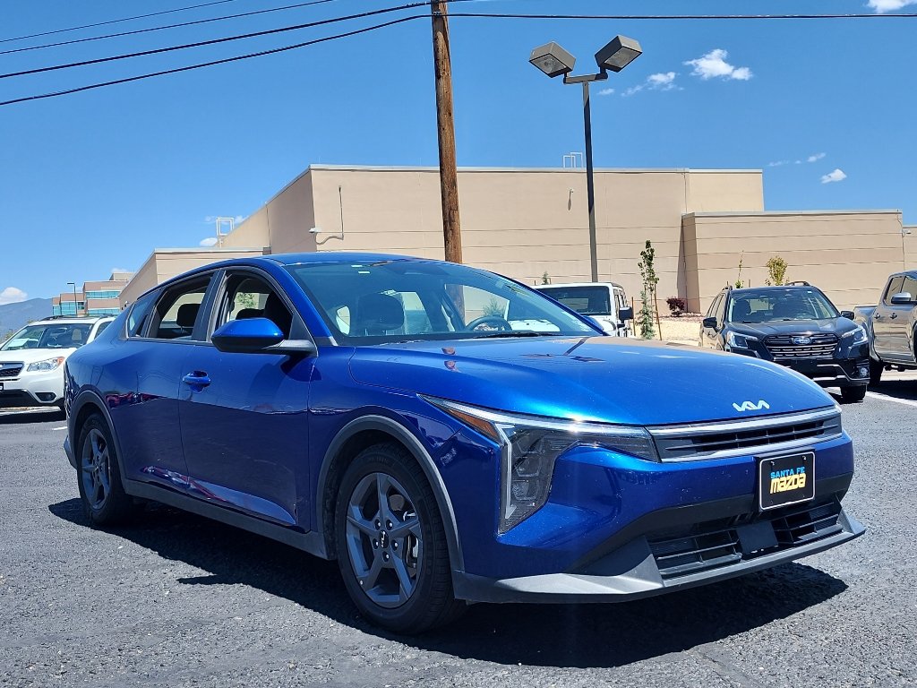 Used 2025 Kia K4 FWD image 3