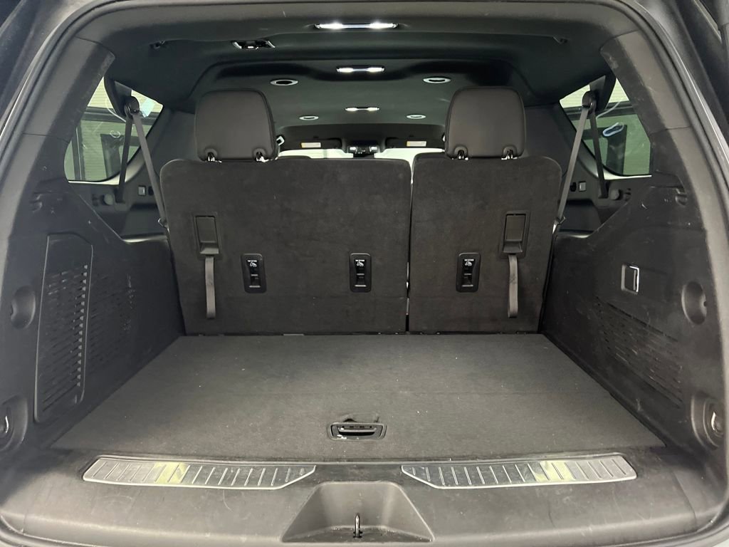Used 2024 Chevrolet Suburban RST image 35