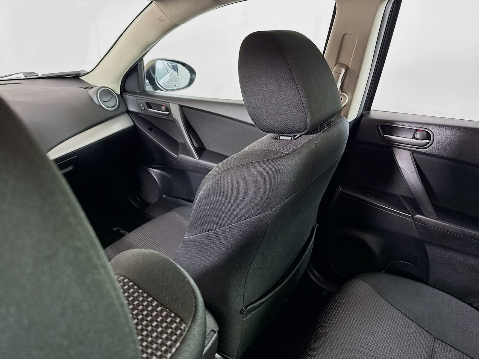 Used 2013 MAZDA MAZDA3 i Sport FWD image 20