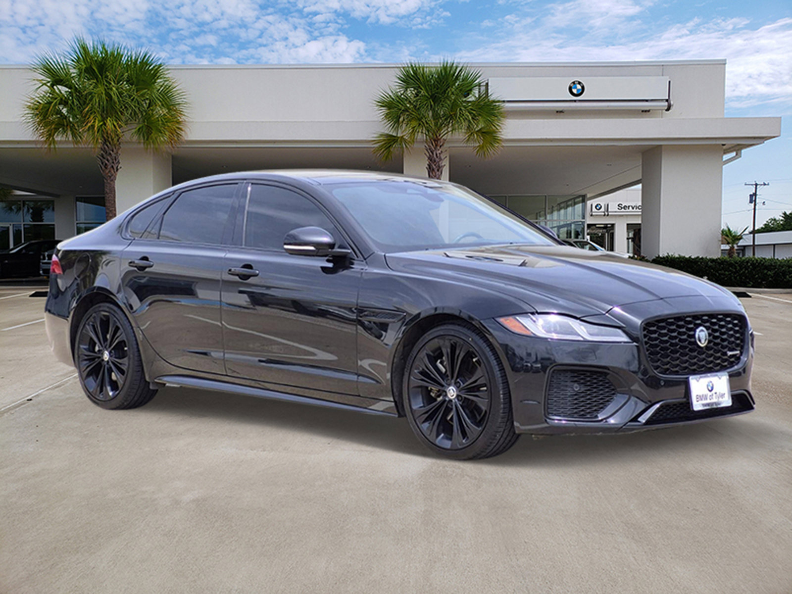 Used 2024 Jaguar XF R-Dynamic SE RWD image 3