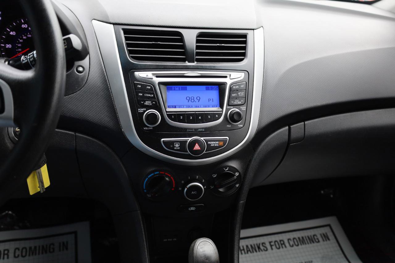 Used 2013 Hyundai Accent GS image 9