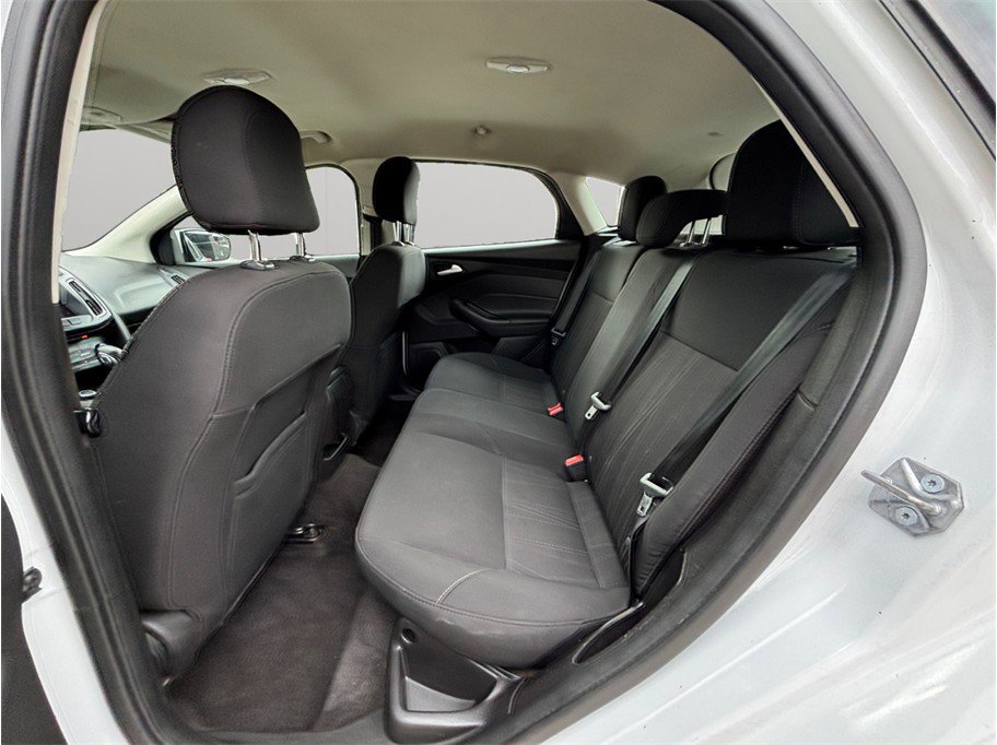 Used 2017 Ford Focus SE FWD image 27