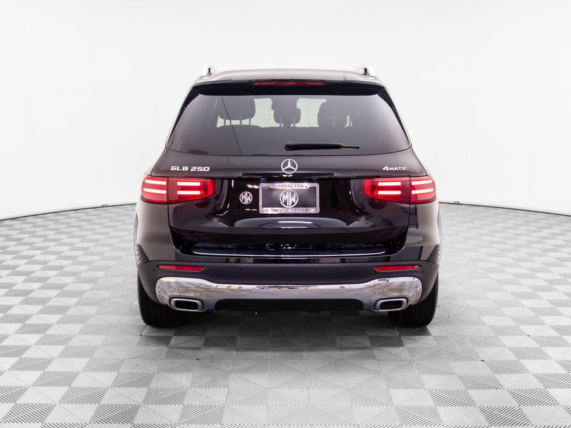 Certified 2024 Mercedes-Benz GLB 250 4MATIC w/ Exclusive Package image 5