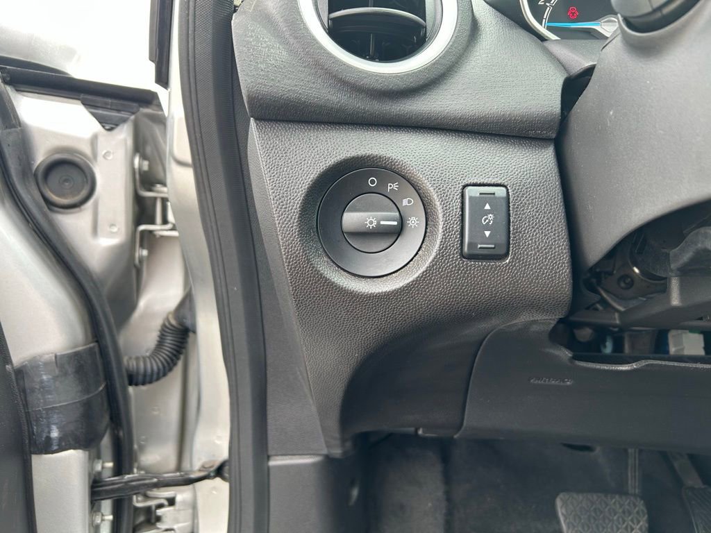Used 2016 Ford Fiesta SE FWD image 16