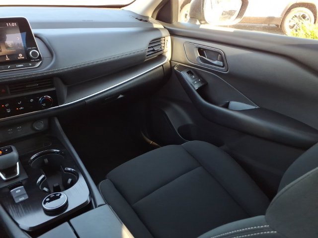 Used 2024 Nissan Rogue S AWD/4WD image 19