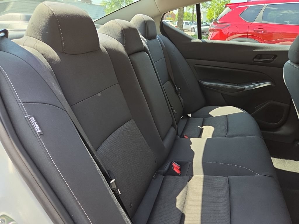 Used 2025 Nissan Altima 2.5 SV FWD image 38