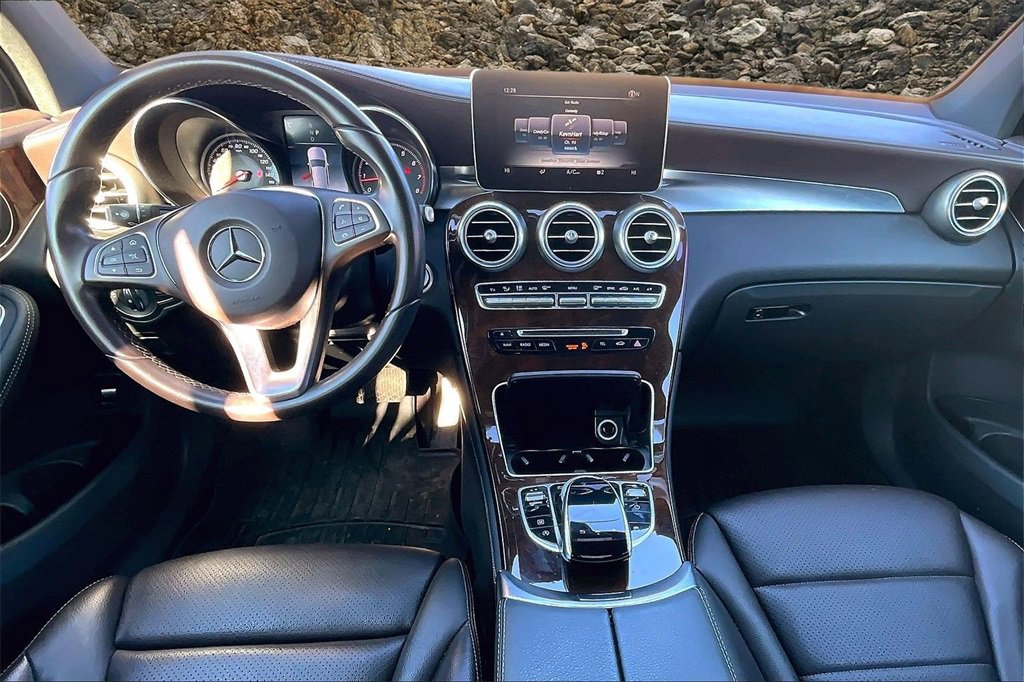 Used 2018 Mercedes-Benz GLC 300 4MATIC image 13