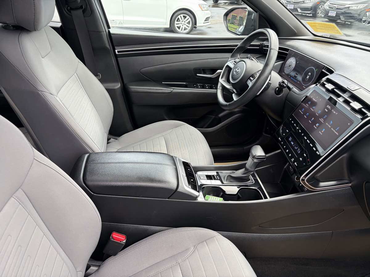 Used 2023 Hyundai Santa Cruz SEL Premium AWD/4WD image 30