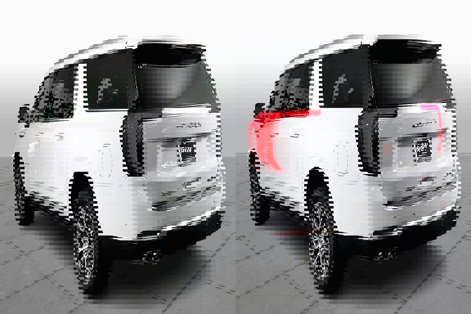 Used 2026 GMC Yukon XL Denali w/ Sun & Power Step Package image 12