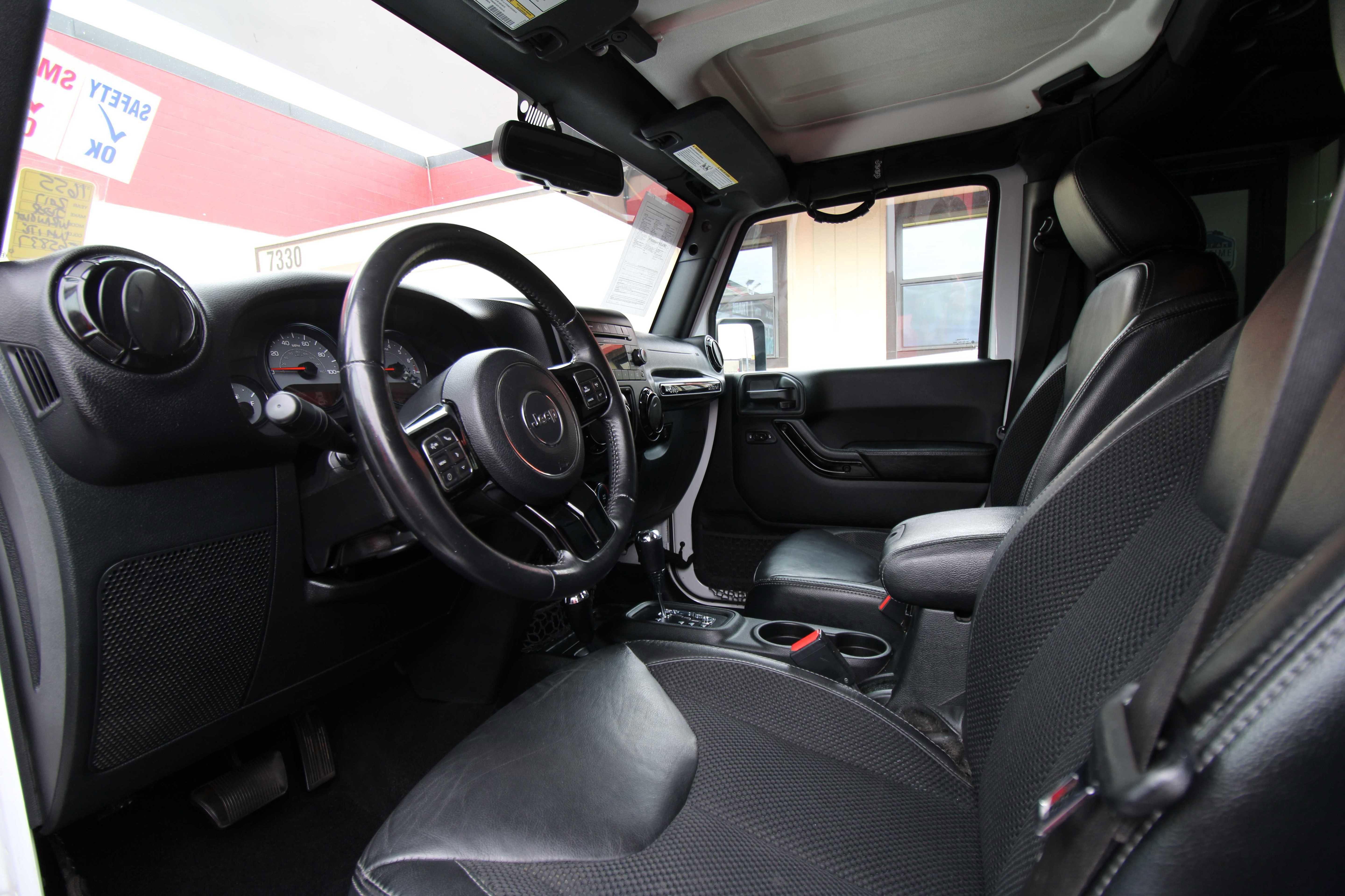 Used 2017 Jeep Wrangler Unlimited Sahara image 9