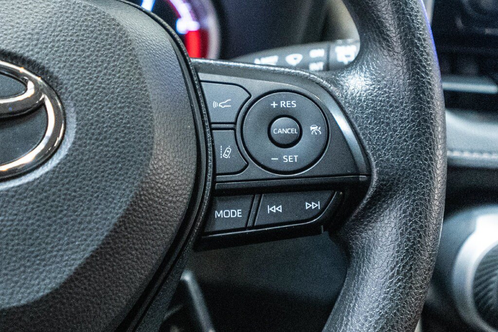 Used 2025 Toyota RAV4 LE AWD/4WD image 19