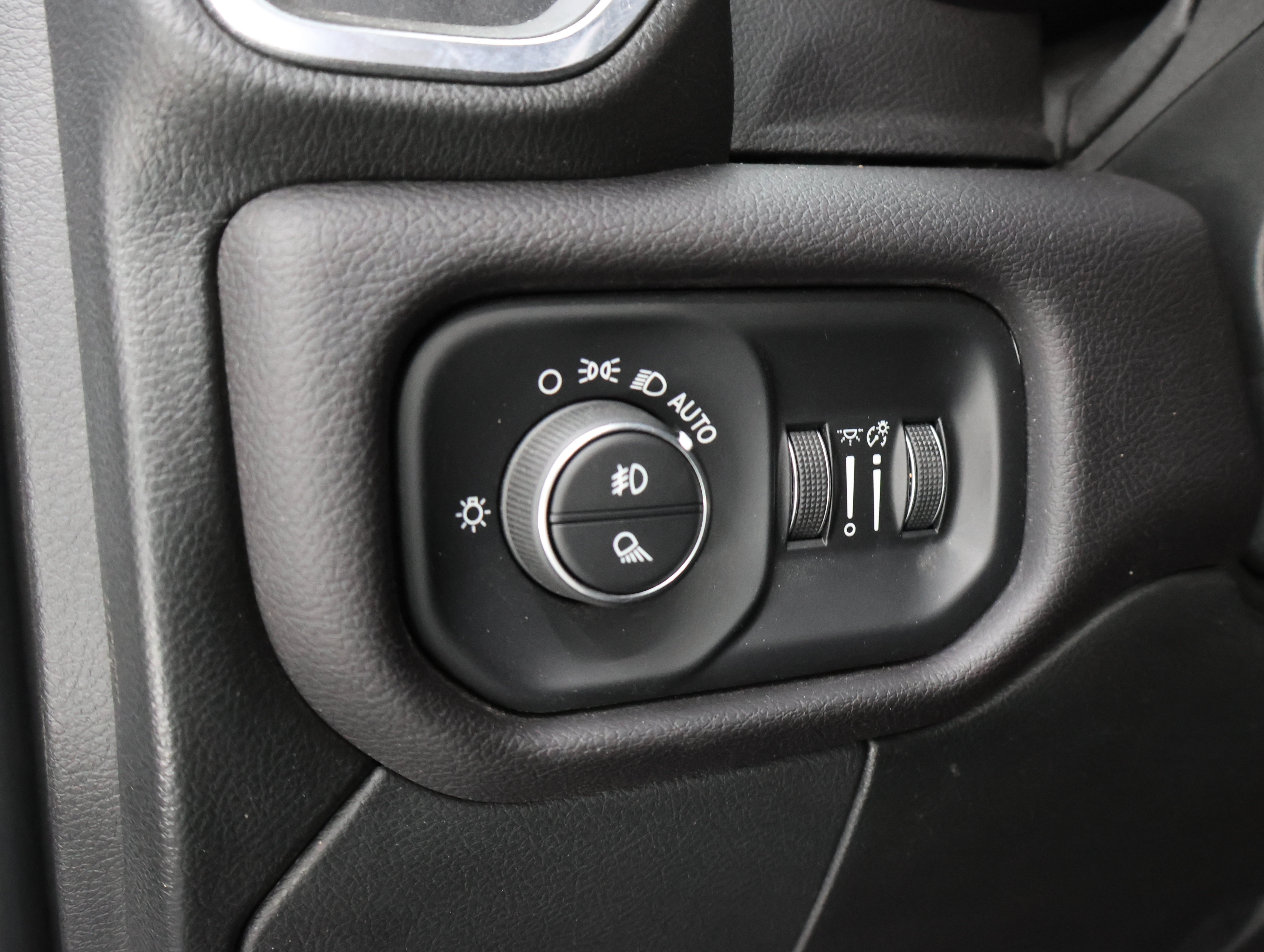 Used 2023 RAM 3500 Laramie AWD/4WD image 45