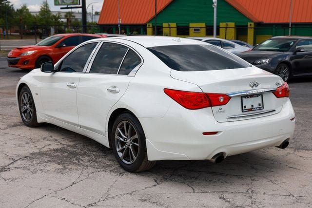 Used 2017 INFINITI Q50 Signature Edition w/ All Weather Package (L93) RWD image 8