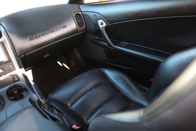 Used 2006 Chevrolet Corvette Coupe w/ Preferred Equipment Group image 21