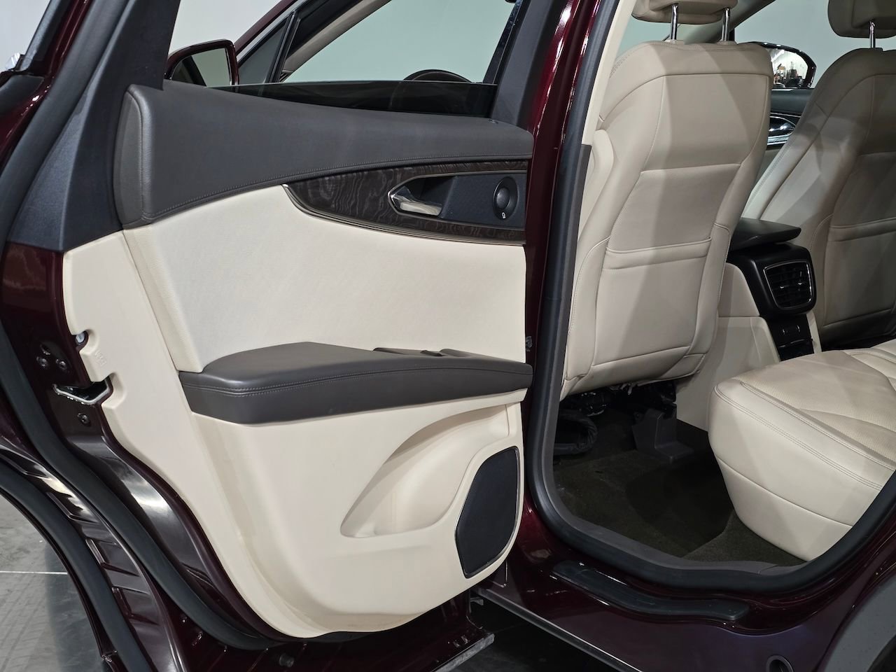 Used 2019 Lincoln Nautilus Reserve w/ Driver Assistance Package image 31