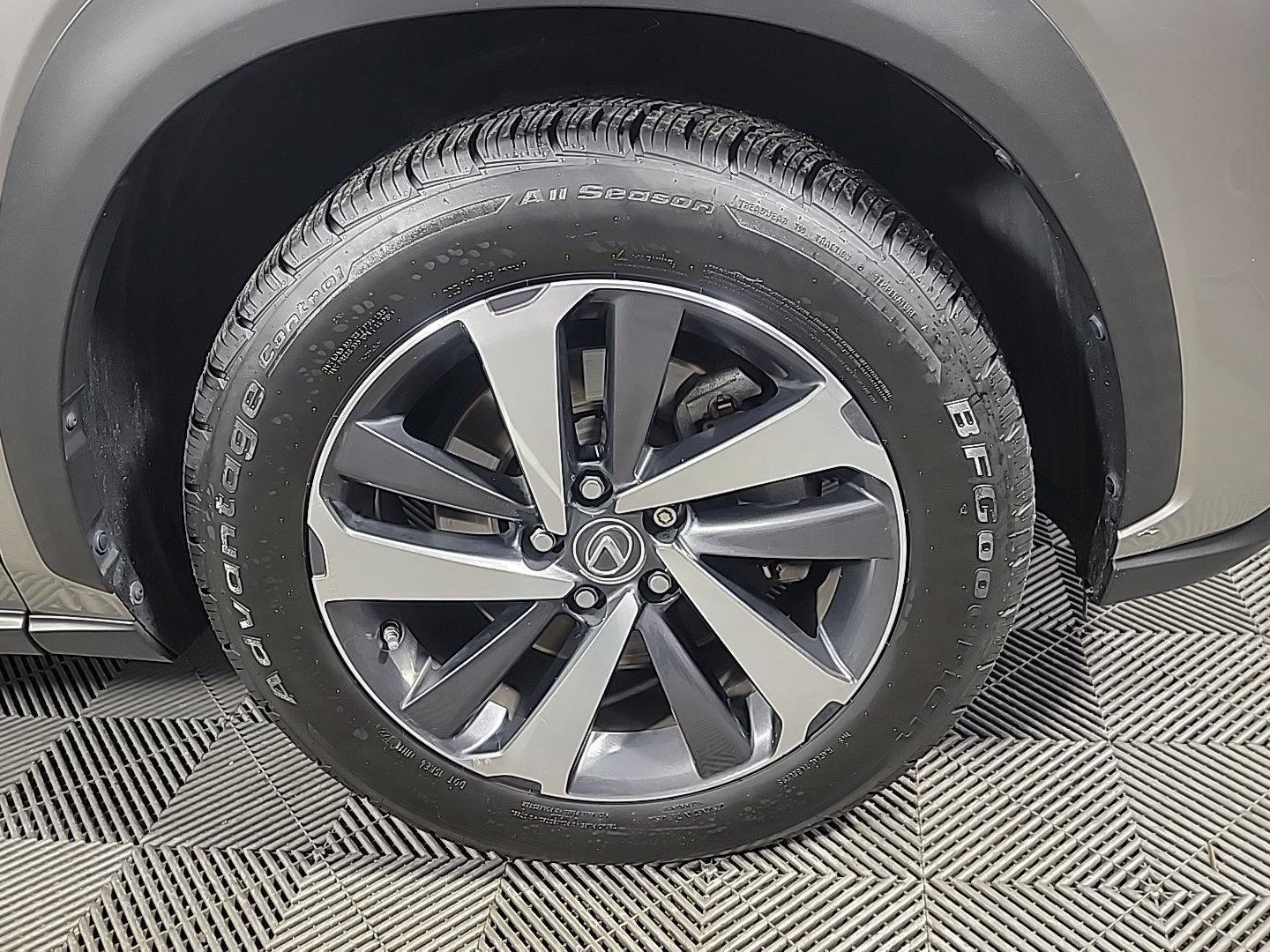 Used 2019 Lexus NX 300h AWD image 3