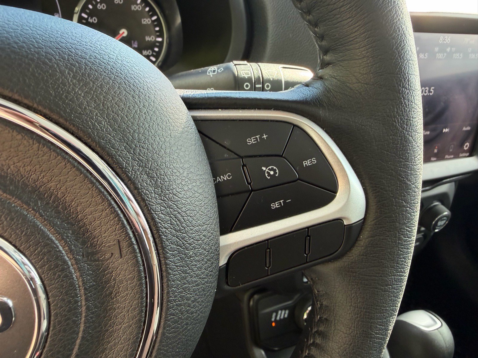 Used 2023 Jeep Renegade Latitude w/ Sun/Sound Group AWD/4WD image 30