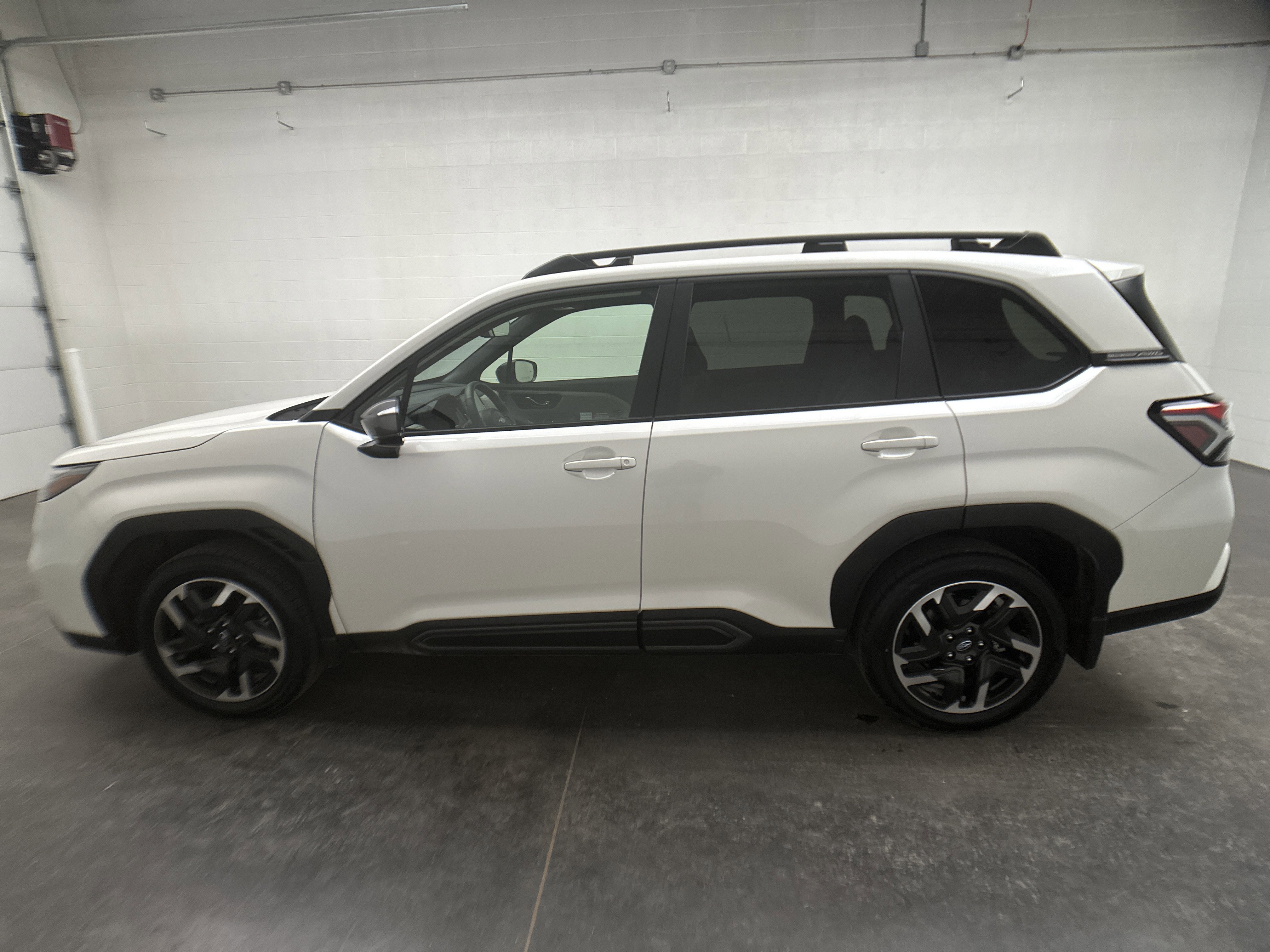 Used 2025 Subaru Forester Limited w/ Popular Package #2 image 6