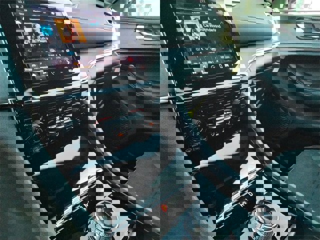 New 2025 Jeep Grand Cherokee Altitude image 28