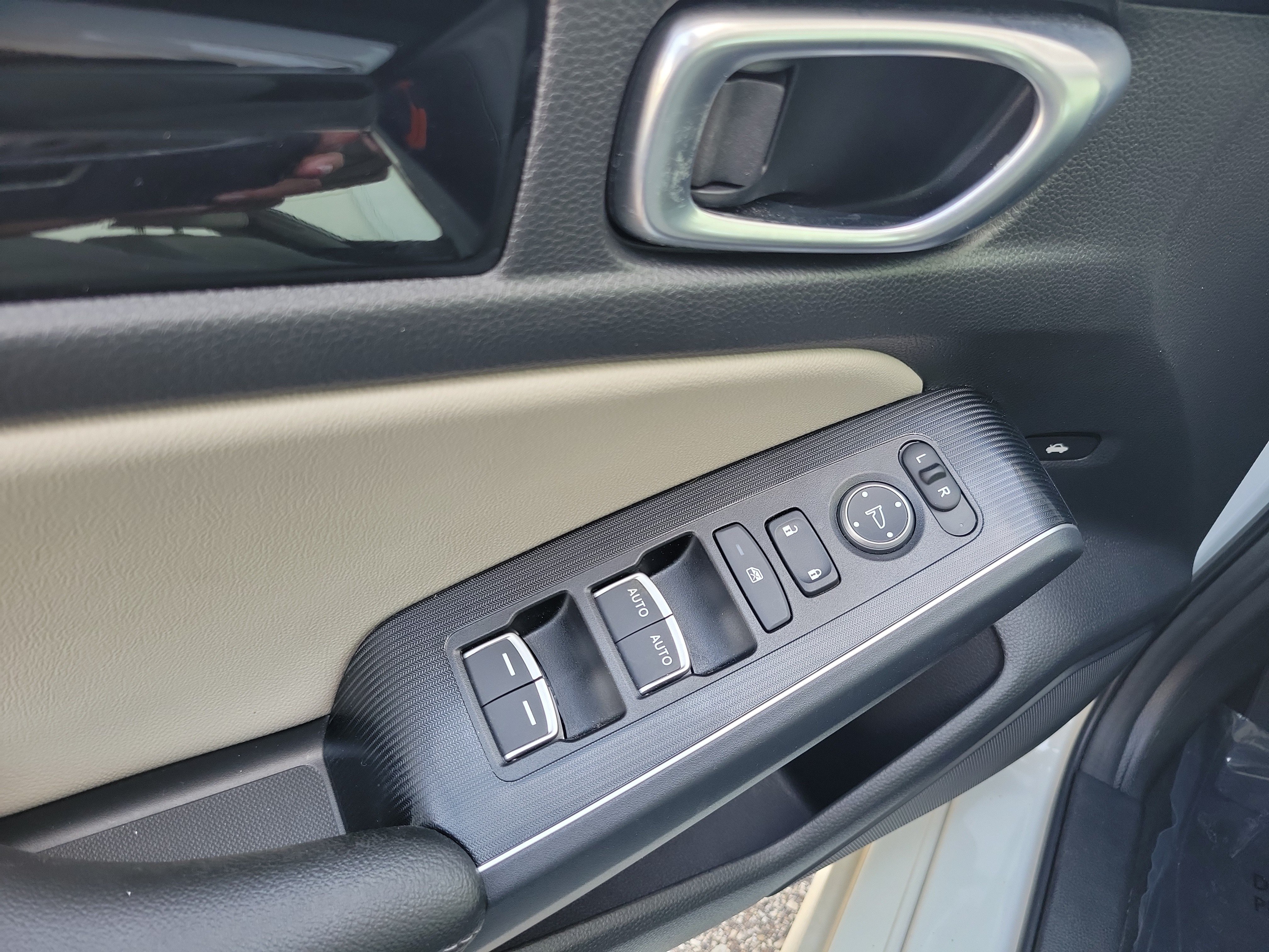 Certified 2024 Honda Civic Touring image 23