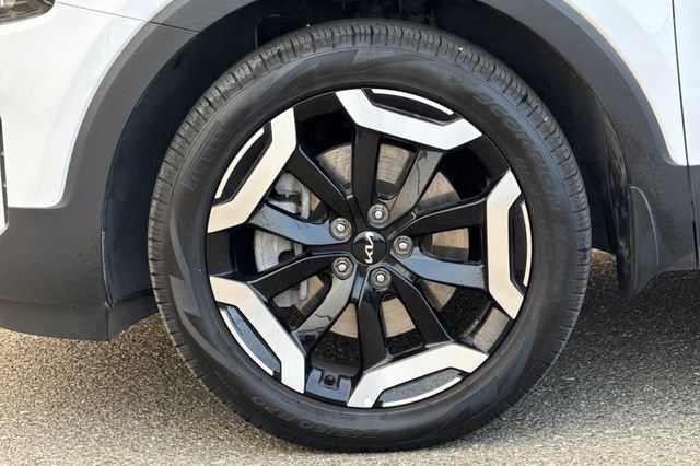Certified 2024 Kia Telluride EX w/ EX Captain's Chair Package AWD/4WD image 36