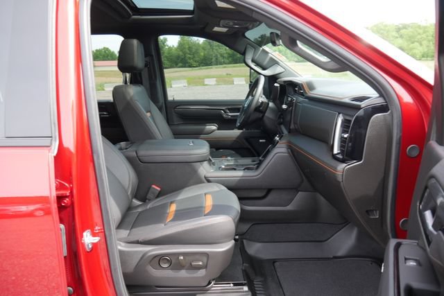Used 2025 GMC Sierra 2500 AT4 w/ AT4 Premium Plus Package AWD/4WD image 28