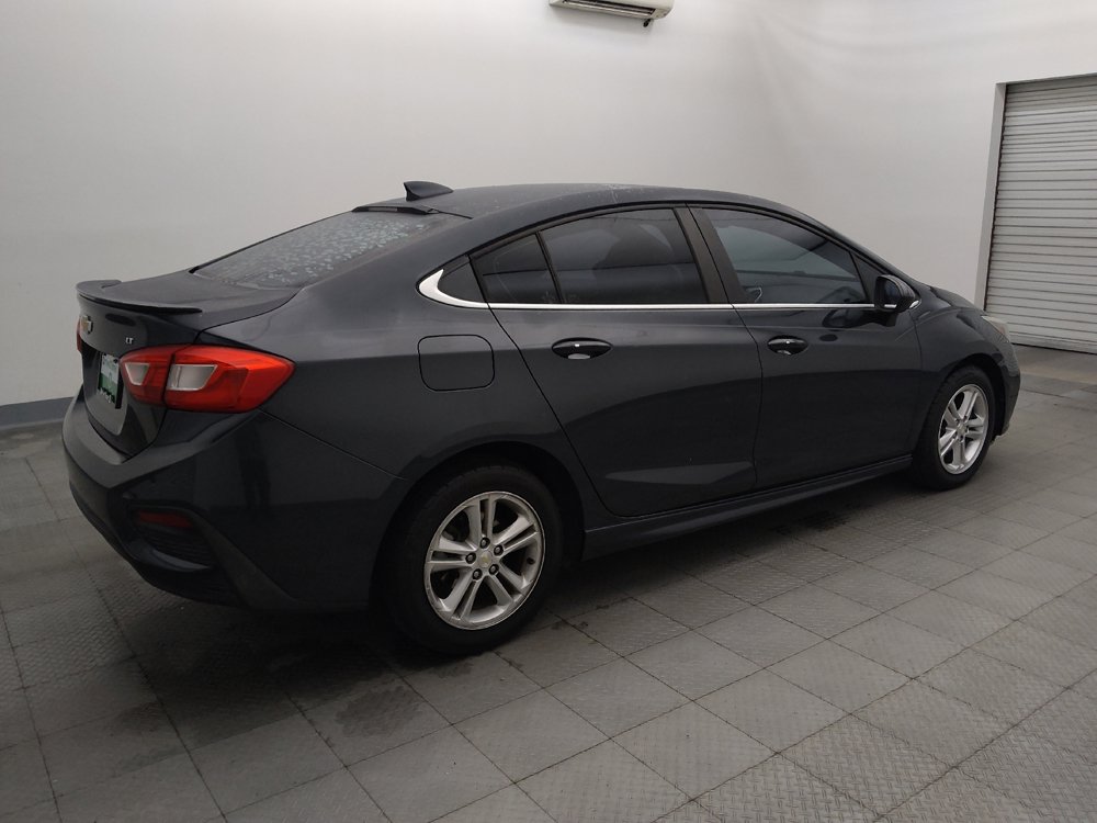Used 2018 Chevrolet Cruze LT w/ Convenience Package FWD image 10
