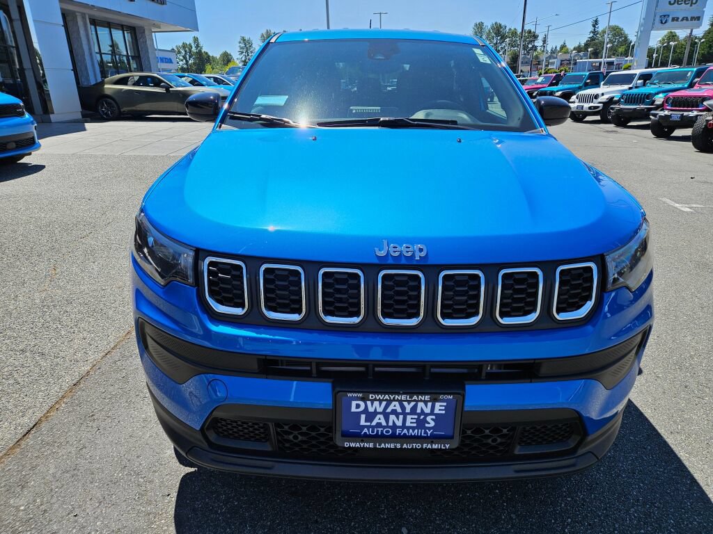 Used 2025 Jeep Compass Sport AWD/4WD image 8