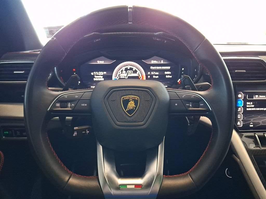 Used 2021 Lamborghini Urus AWD/4WD image 23