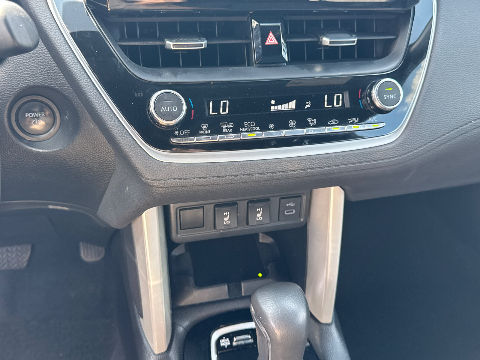 Used 2024 Toyota Corolla Cross AWD Hybrid image 29