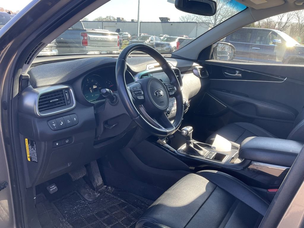 Used 2016 Kia Sorento SX image 6