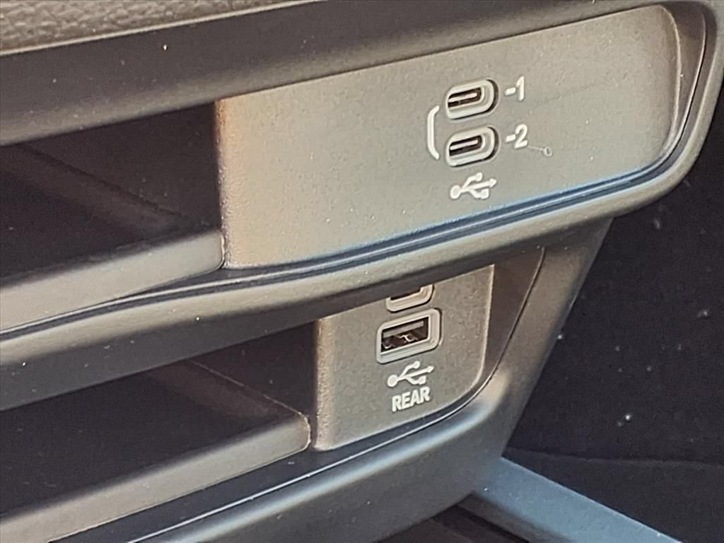 New 2026 Chrysler Pacifica Select FWD image 17