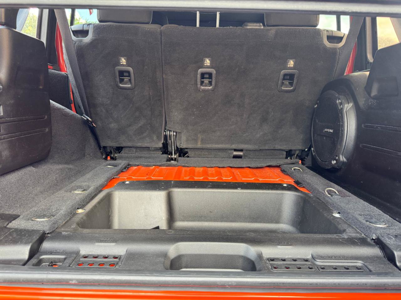 Used 2018 Jeep Wrangler Unlimited Sahara AWD/4WD image 12