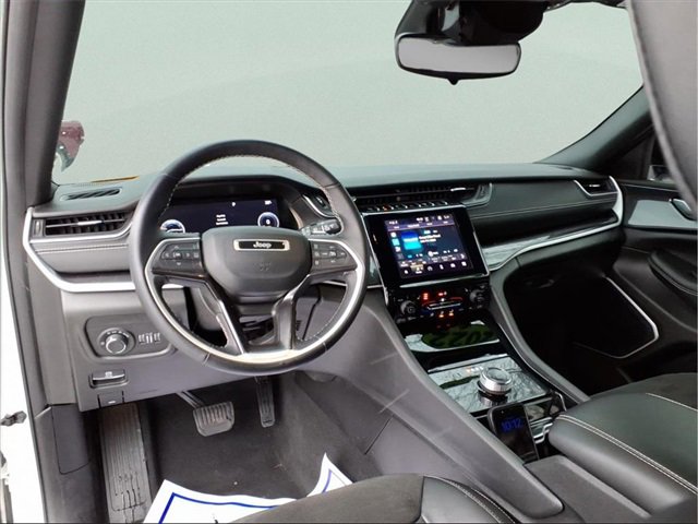 Used 2022 Jeep Grand Cherokee Altitude image 9