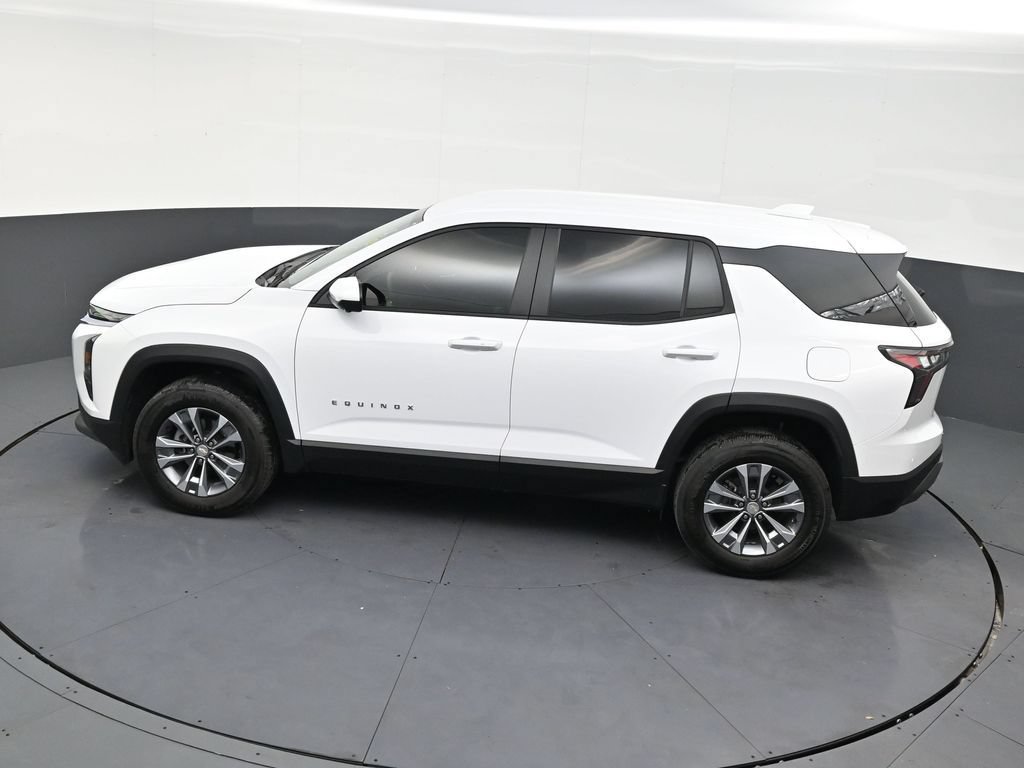 Used 2025 Chevrolet Equinox LT w/ Safety and Technology Package FWD image 12