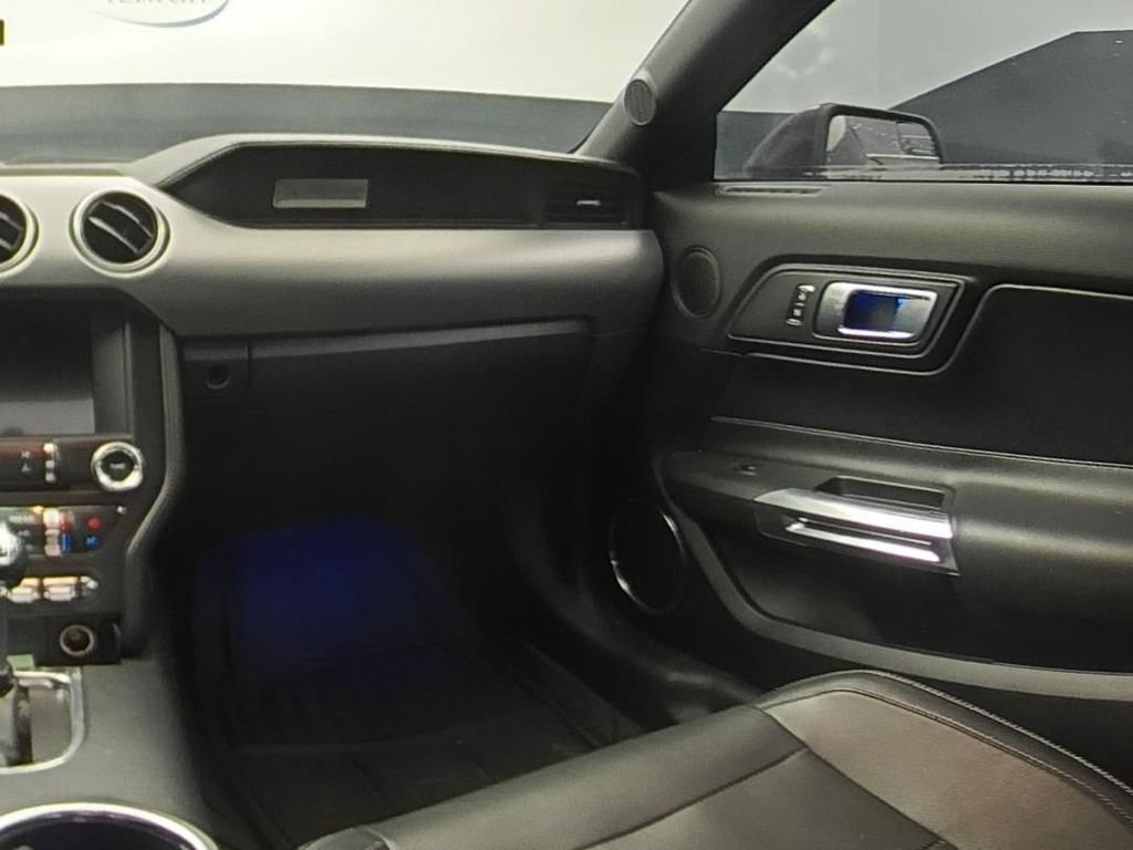 Used 2018 Ford Mustang GT Premium w/ Black Accent Package RWD image 15