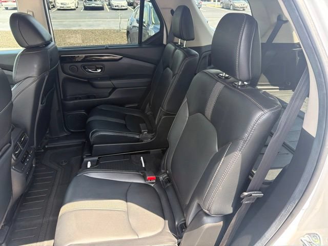 Used 2025 Honda Pilot EX-L image 18